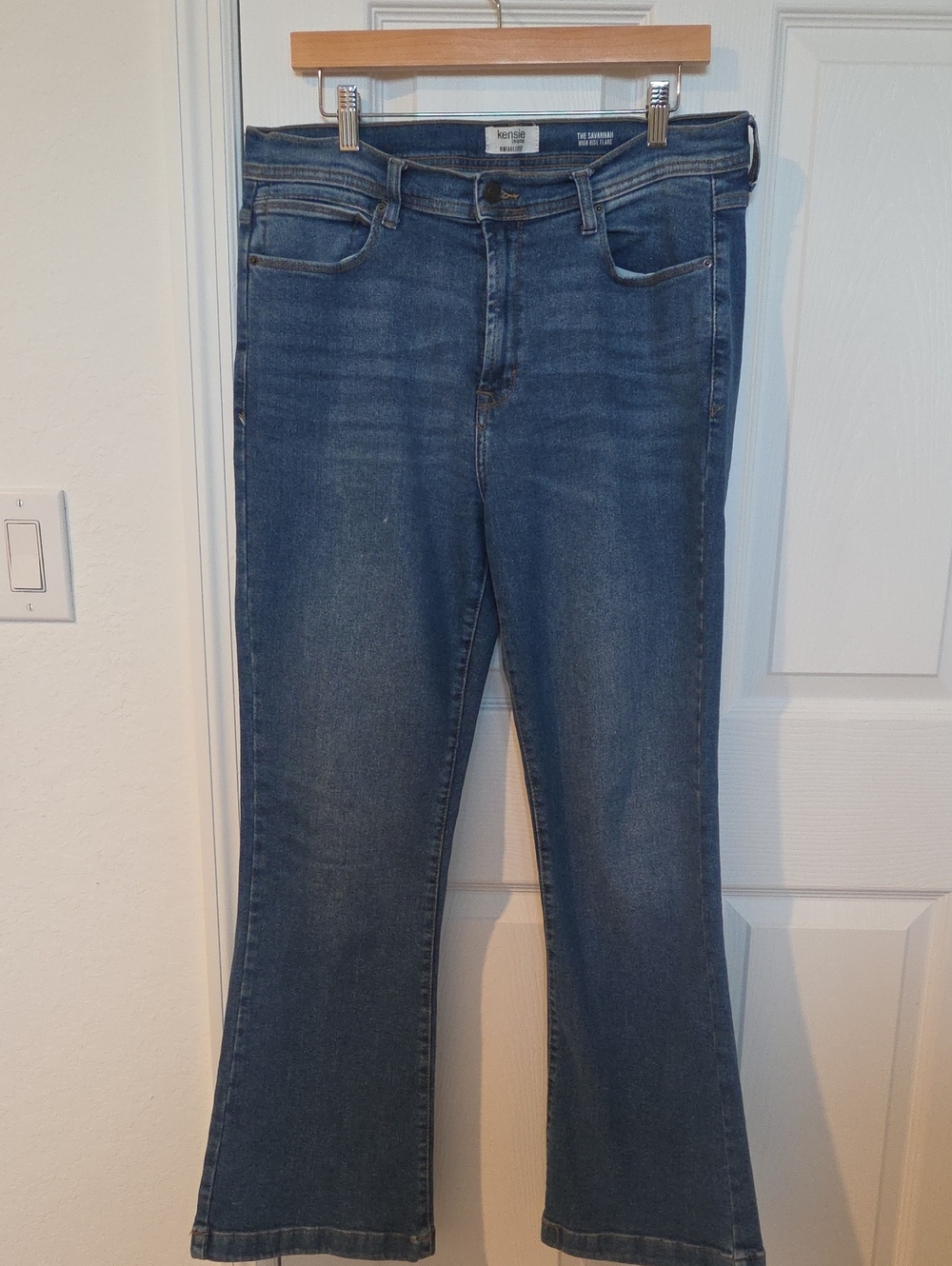 High Rise Flare Jeans Dark Wash Stretch Denim Size 12/31